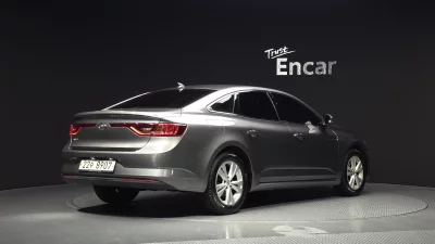 Renault SM6
