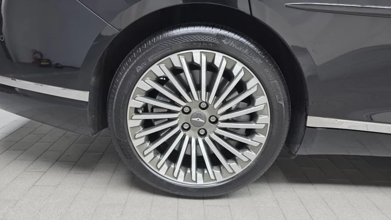 Genesis Electrified G80