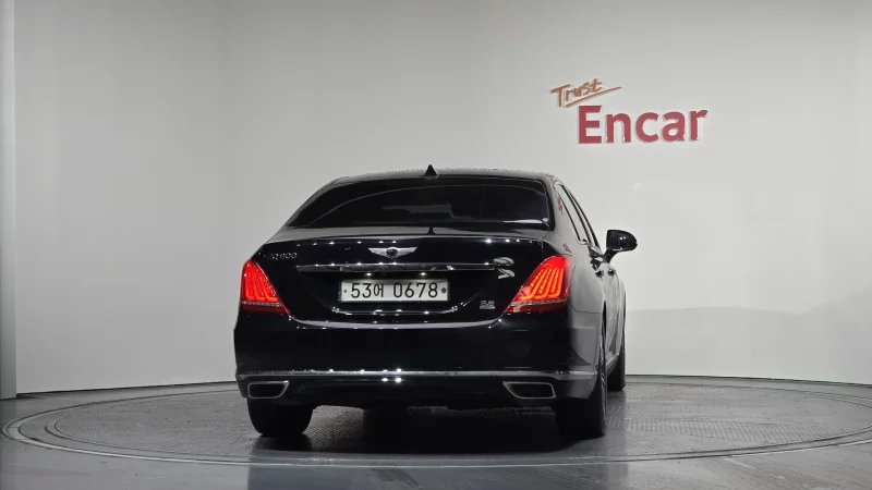 Genesis EQ900
