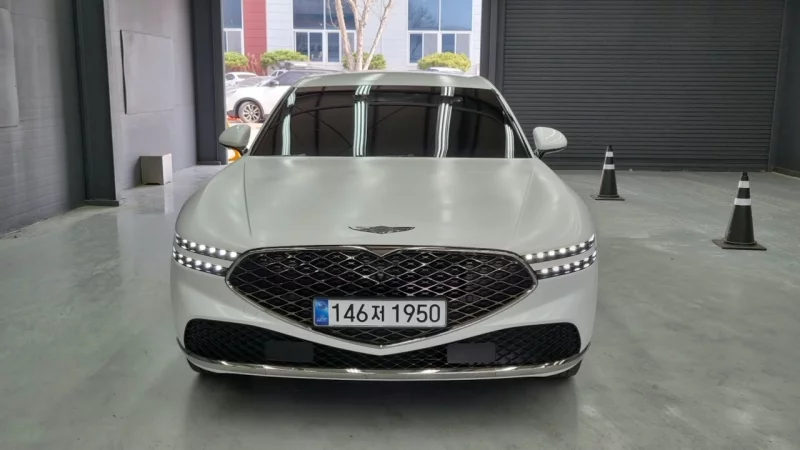 Genesis G90