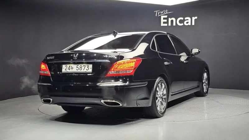 Hyundai Equus