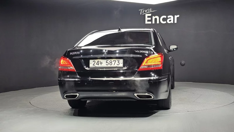 Hyundai Equus