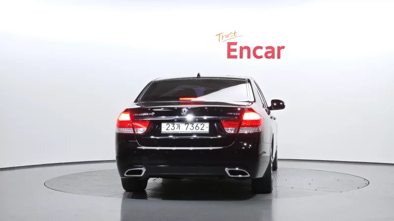 SsangYong Chairman W