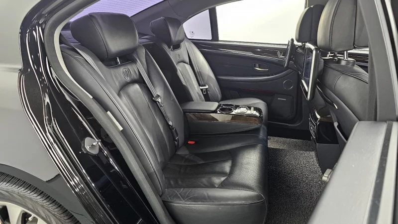 SsangYong Chairman W