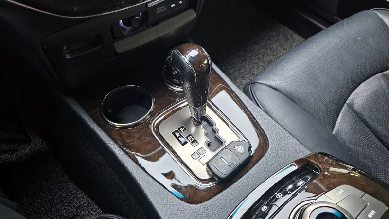 SsangYong Chairman W