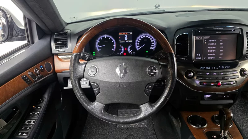 SsangYong Chairman W