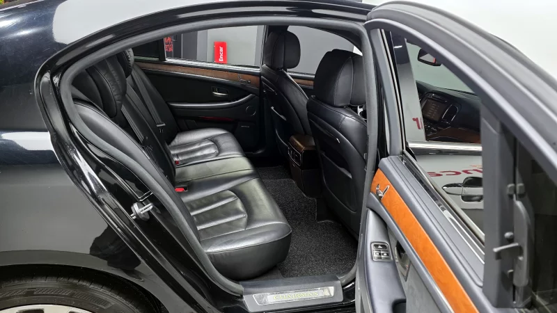 SsangYong Chairman W