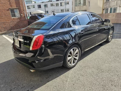 Lincoln MKS