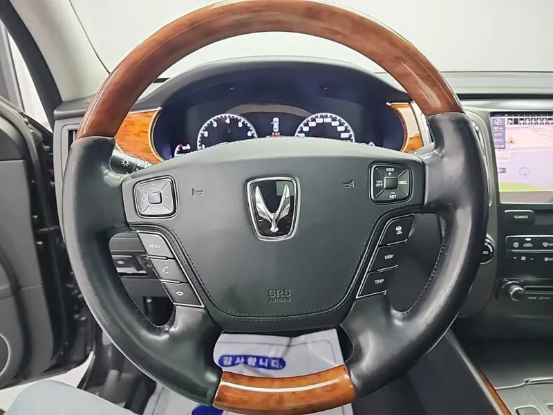 SsangYong Chairman W