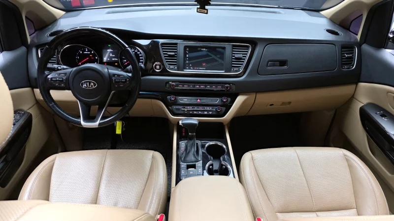 Kia Carnival