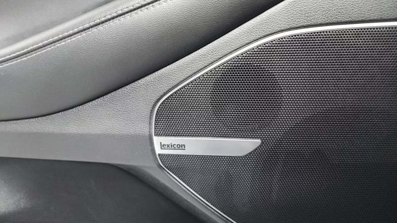 Genesis EQ900