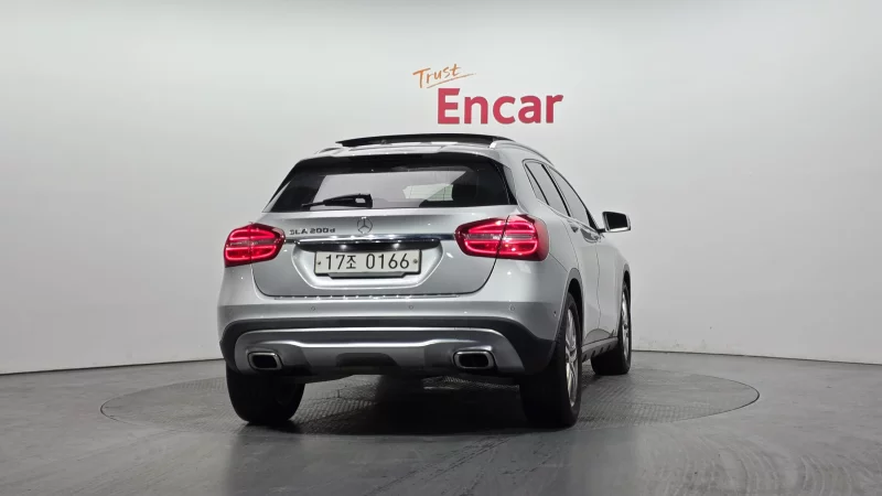 Mercedes-Benz GLA-Class