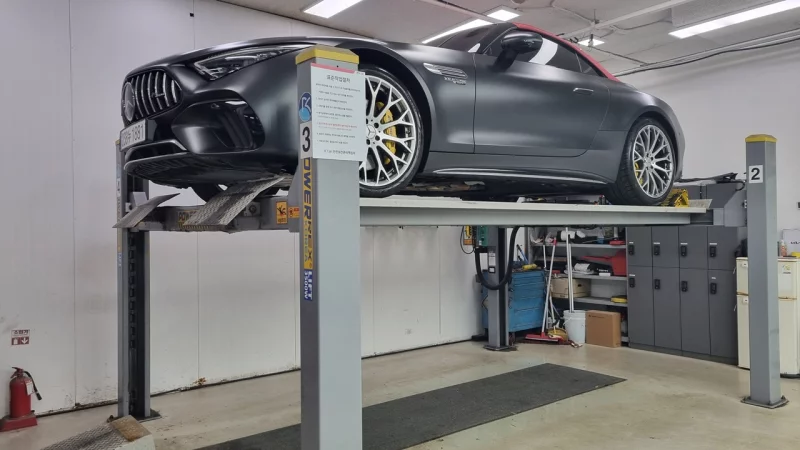 Mercedes-Benz SL-Class