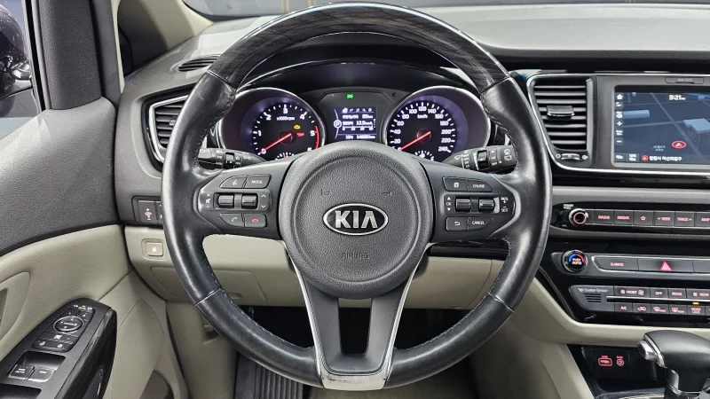 Kia Carnival