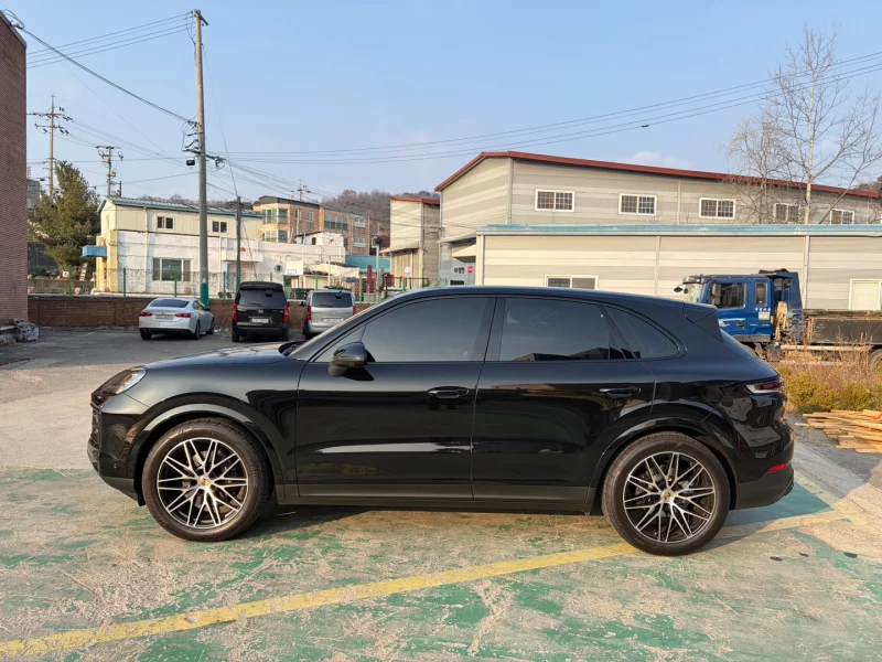 Porsche CAYENNE