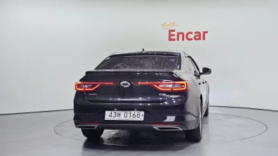 Renault SM6