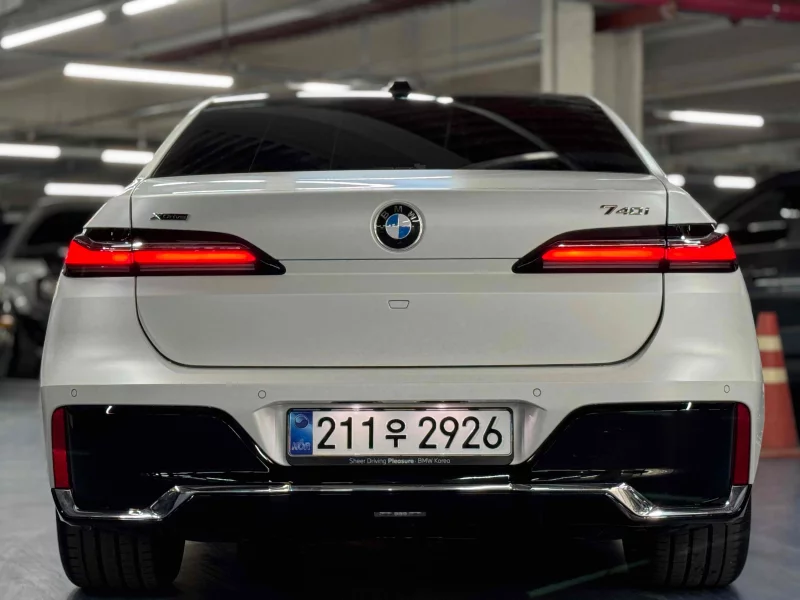 BMW 7-Series
