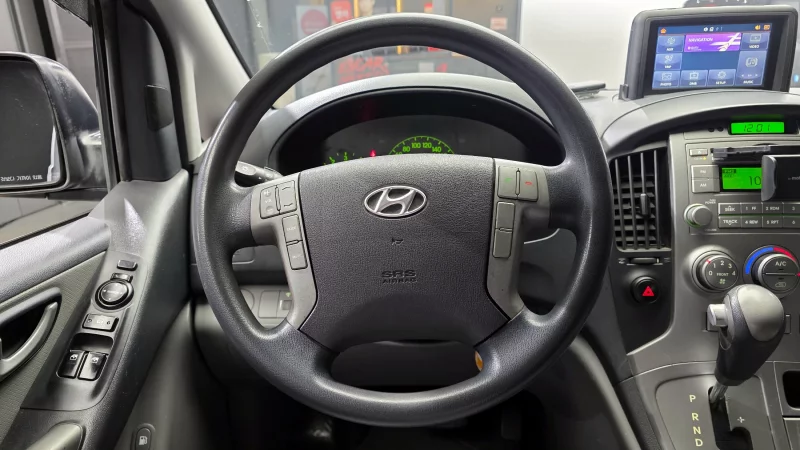 Hyundai Grand Starex