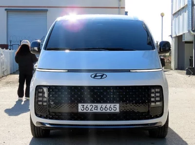 Hyundai Staria
