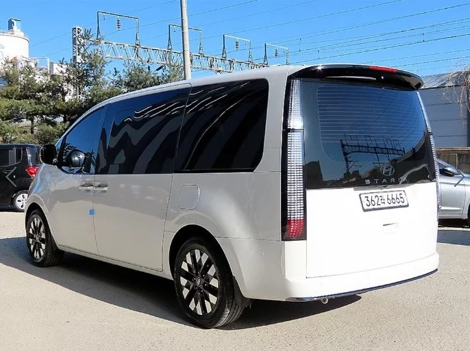 Hyundai Staria