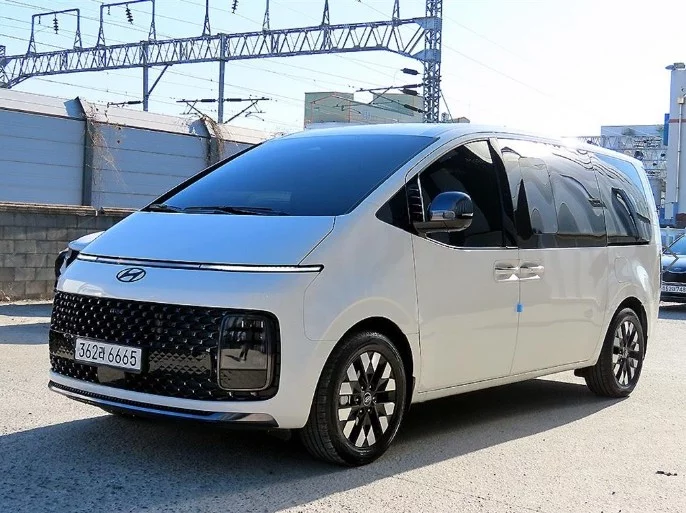 Hyundai Staria