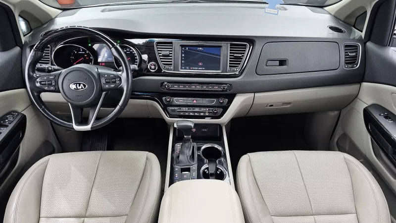 Kia Carnival