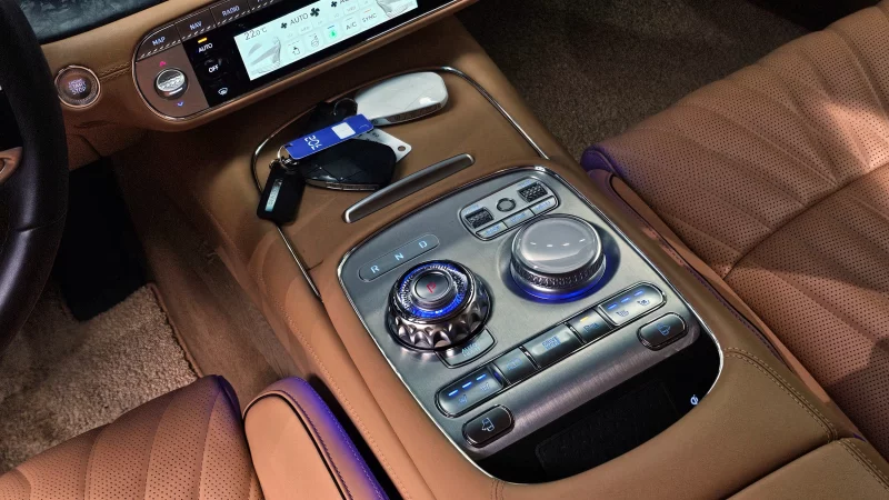 Genesis G90