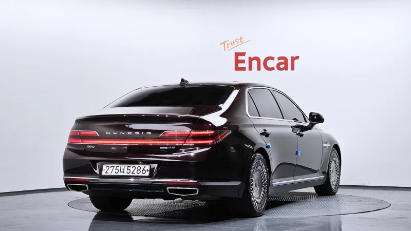 Genesis G90