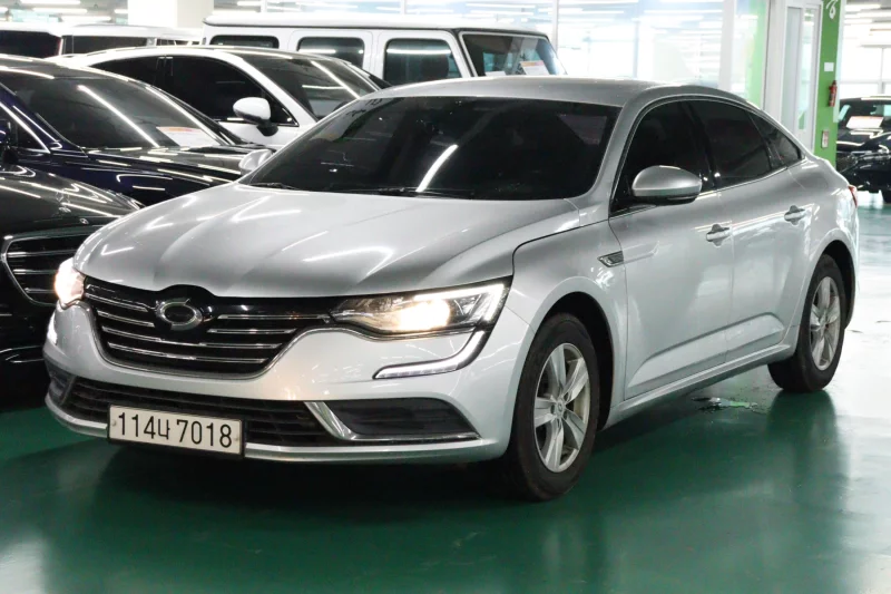 Renault SM6