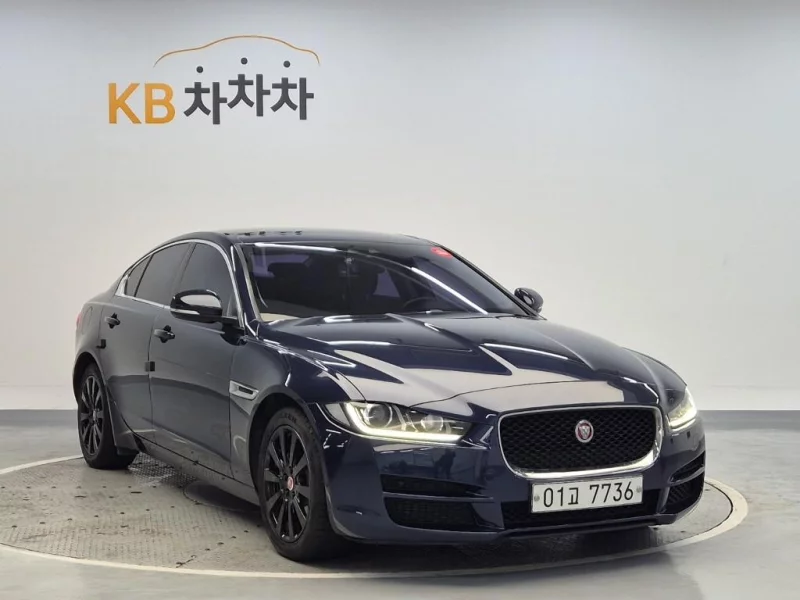Jaguar XE