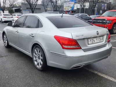 Hyundai Equus