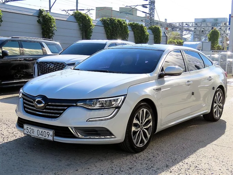 Renault SM6