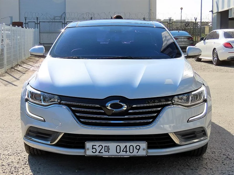 Renault SM6