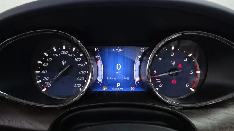 Maserati QUATTROPORTE