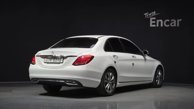 Mercedes-Benz C-Class