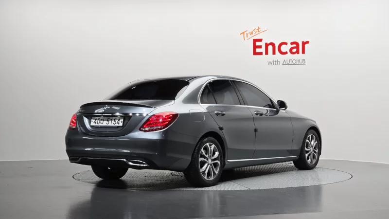 Mercedes-Benz C-Class