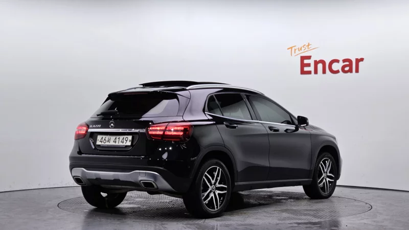 Mercedes-Benz GLA-Class