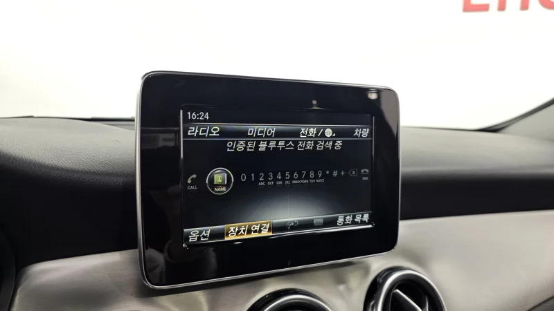 Mercedes-Benz GLA-Class