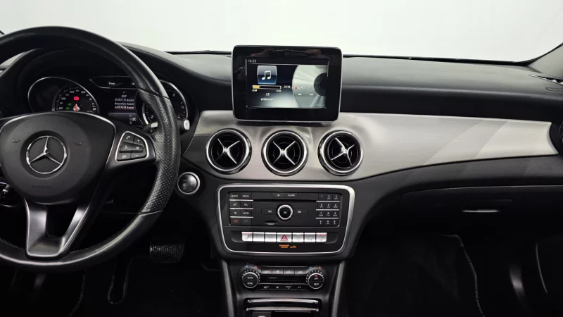 Mercedes-Benz GLA-Class