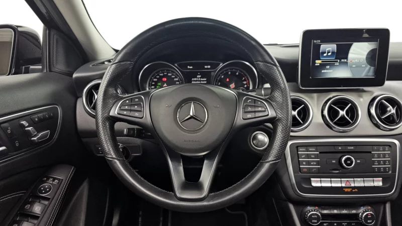 Mercedes-Benz GLA-Class