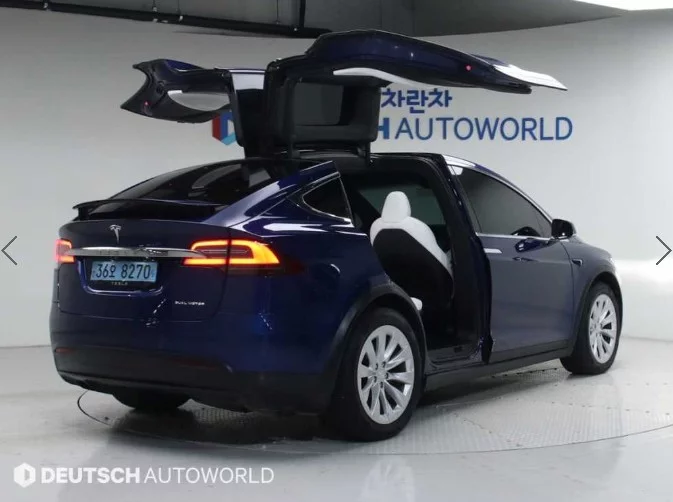 Tesla MODEL X