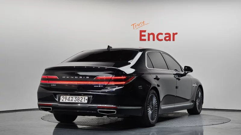 Genesis G90