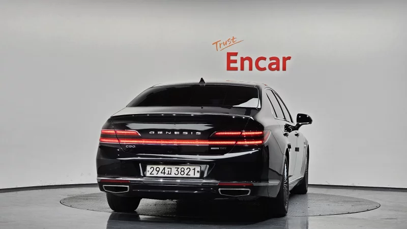 Genesis G90