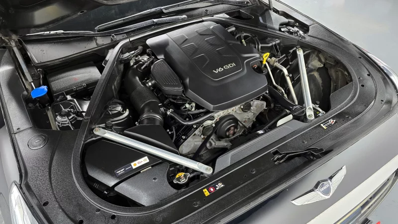 Genesis EQ900