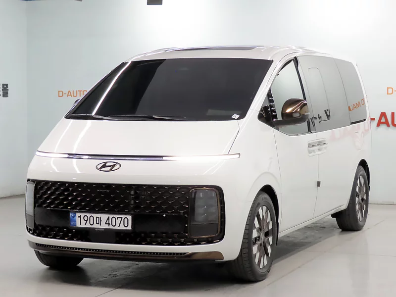 Hyundai Staria