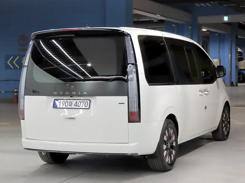 Hyundai Staria