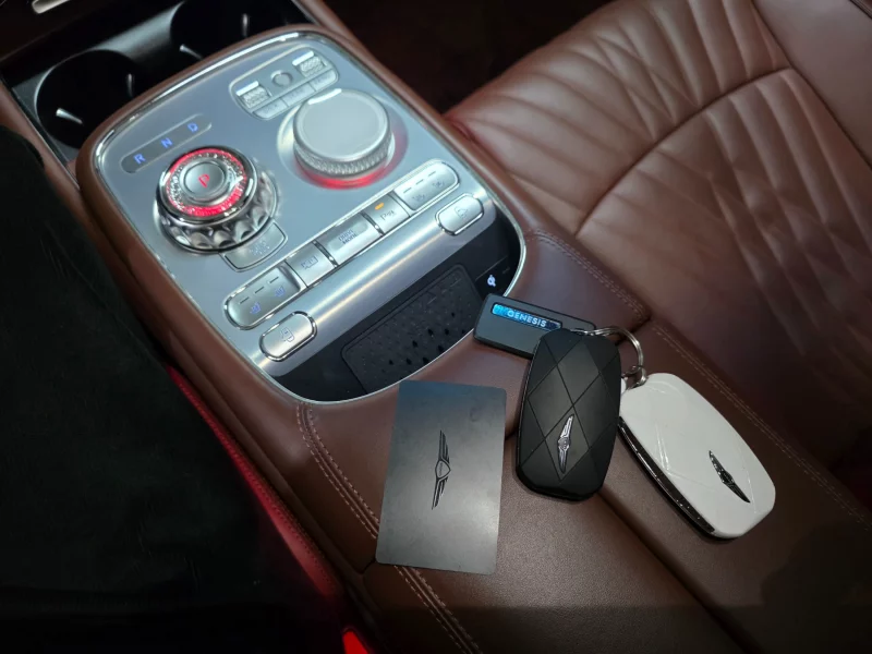 Genesis G90