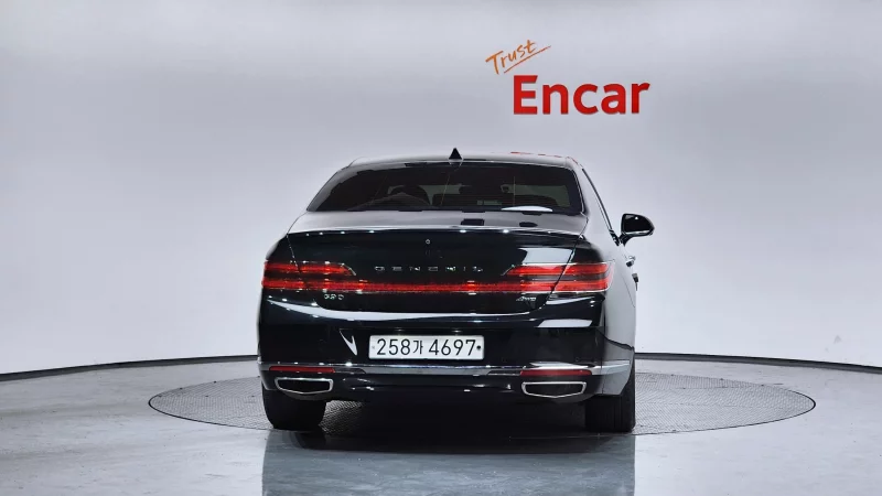 Genesis G90