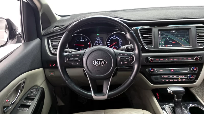 Kia Carnival