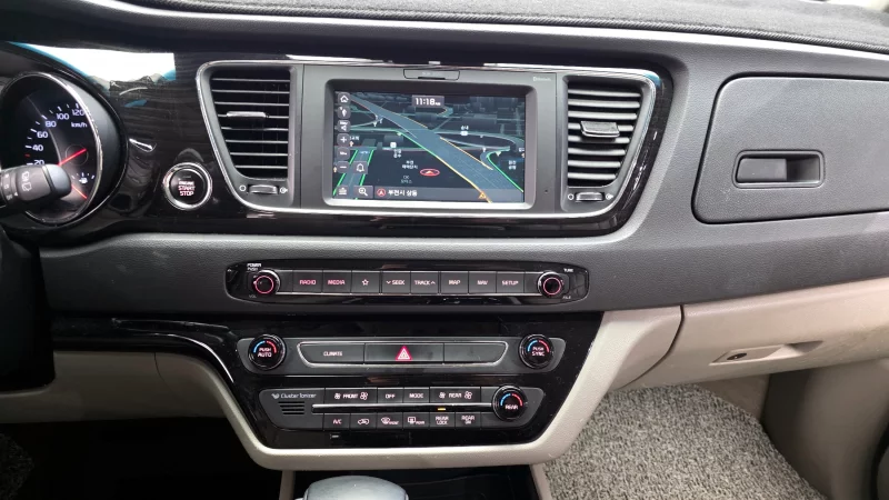 Kia Carnival